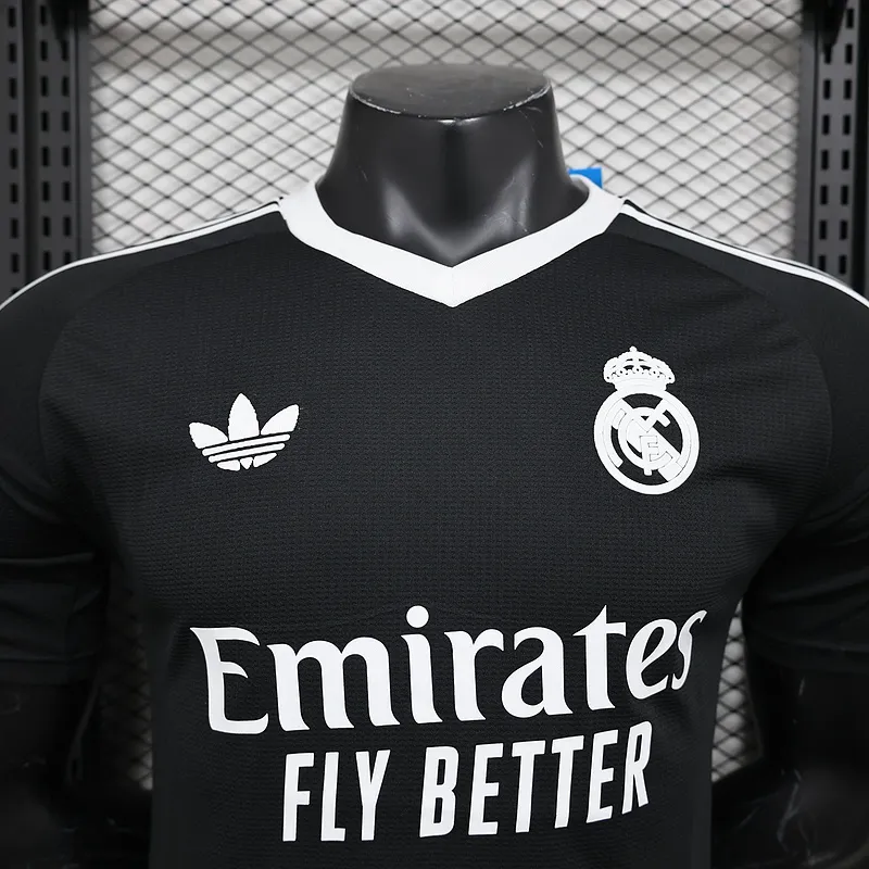 25/26 Real Madrid Black Goalkeeper Jersey