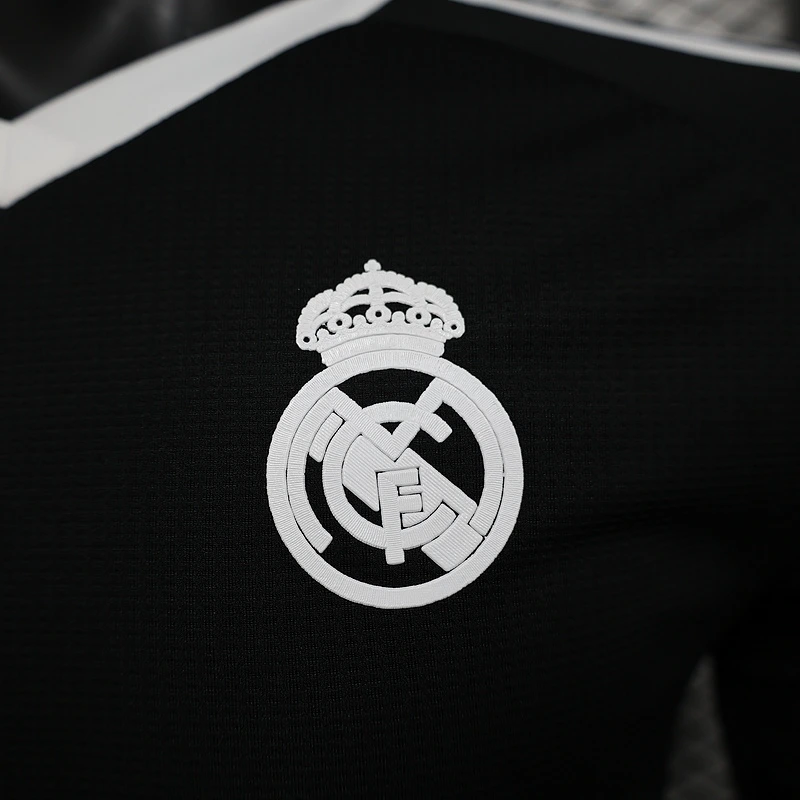 25/26 Real Madrid Black Goalkeeper Jersey