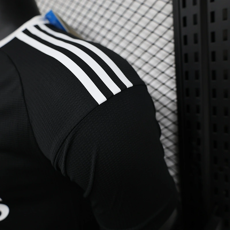 25/26 Real Madrid Black Goalkeeper Jersey